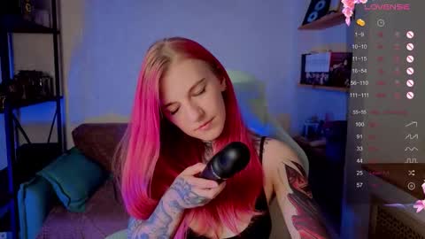 Snapshot of cherry_roxy chatting on 12, 9, 2025 Roxy online show from 12, 9, 2025