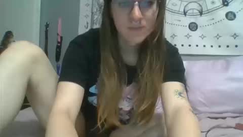 Snapshot of cherry_rush_girl chatting on 13, 10, 2025 cherry rush girl online show from 13, 10, 2025