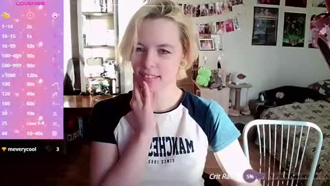 Snapshot of cherrybaby_0 chatting on 17, 12, 2024 cherrybaby_0 online show from 17, 12, 2024