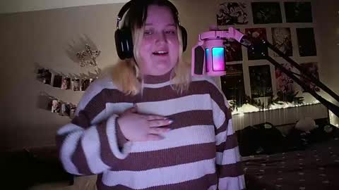 Snapshot of cherrybaby_0 chatting on 30, 12, 2024 cherrybaby_0 online show from 30, 12, 2024