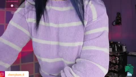  dayis independent model  online show from 25, 7, 2026