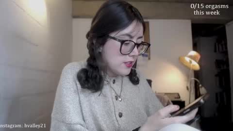 Sarah Prez online show from 5, 12, 2025