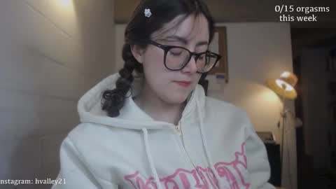 Sarah Prez online show from 15, 12, 2025