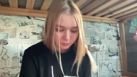 Snapshot of cherryleija chatting on 17, 6, 2026 Lei online show from 17, 6, 2026