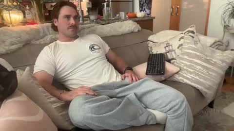 Snapshot of chetbosworth chatting on 13, 10, 2025 Cheta online show from 13, 10, 2025
