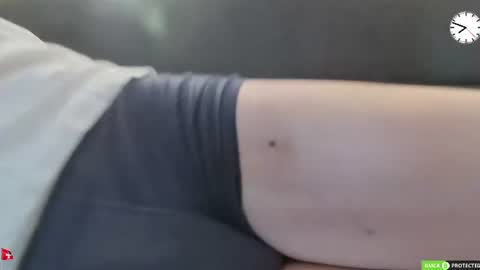 Snapshot of chezmonsieur_g chatting on 22, 6, 2026 Grey online show from 22, 6, 2026