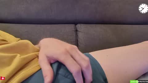 Snapshot of chezmonsieur_g chatting on 13, 7, 2026 Grey online show from 13, 7, 2026