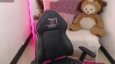 Snapshot of chiara_tay chatting on 7, 11, 2025 Chiara online show from 7, 11, 2025