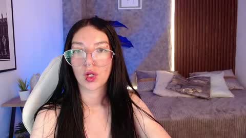 Snapshot of chiaraa_fiore chatting on 11, 3, 2025 Chiara online show from 11, 3, 2025