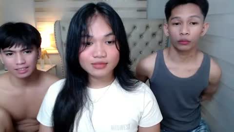 Snapshot of chick_renz chatting on 27, 6, 2026 chick_renz online show from 27, 6, 2026