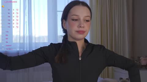 Snapshot of chillgirlll chatting on 10, 9, 2025 Nicole online show from 10, 9, 2025