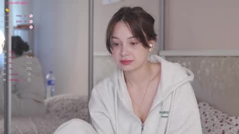 Snapshot of chillgirlll chatting on 7, 6, 2026 Nicole online show from 7, 6, 2026
