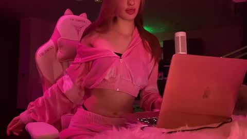 Snapshot of chillgoddess chatting on 23, 1, 2025 Goddess Vika - owner of all ur money online show from 23, 1, 2025