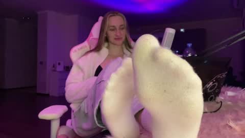 Snapshot of chillgoddess chatting on 28, 2, 2025 Goddess Vika - owner of all ur money online show from 28, 2, 2025