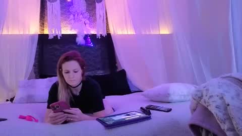 Lacey Luv  online show from 4, 12, 2025