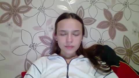 Snapshot of chloe45673 chatting on 19, 5, 2026 chloe45673 online show from 19, 5, 2026
