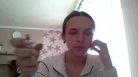 Snapshot of chloe45673 chatting on 25, 5, 2026 chloe45673 online show from 25, 5, 2026