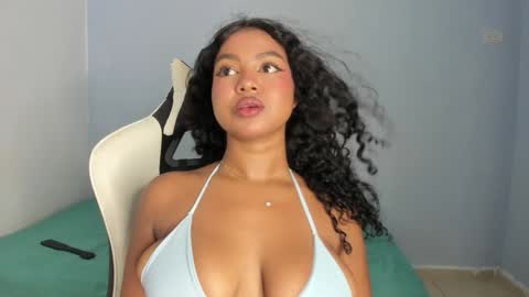 Snapshot of chloe_evans21 chatting on 26, 12, 2024 chloe online show from 26, 12, 2024