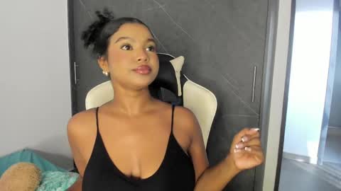Snapshot of chloe_evans21 chatting on 28, 5, 2026 chloe online show from 28, 5, 2026
