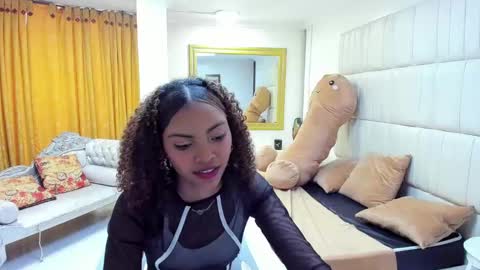 Snapshot of chloe_foster__ chatting on 20, 10, 2025 Chole online show from 20, 10, 2025