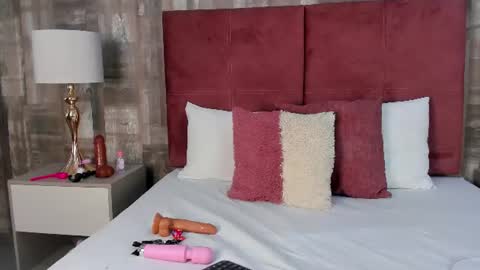 chloe_key online show from 15, 7, 2026