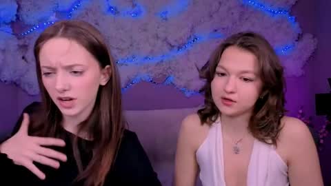 Snapshot of chloe_ley chatting on 27, 4, 2026 chloe_ley online show from 27, 4, 2026