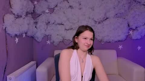 Snapshot of chloe_ley chatting on 28, 4, 2026 chloe_ley online show from 28, 4, 2026