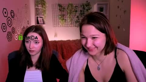 Snapshot of chloe_ley chatting on 19, 5, 2026 chloe_ley online show from 19, 5, 2026