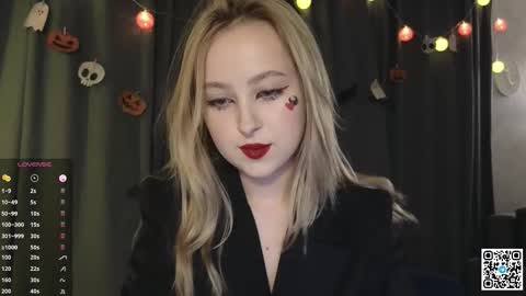  Chloe  online show from 25, 10, 2025