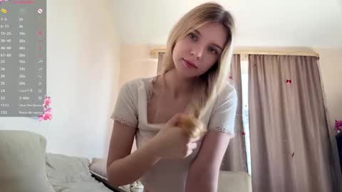 Snapshot of chloe_show chatting on 6, 6, 2026 hloe online show from 6, 6, 2026