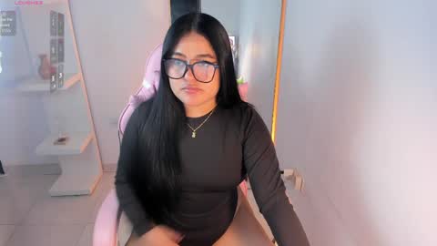 Snapshot of chloe_t2 chatting on 19, 5, 2026 chloe_t2 online show from 19, 5, 2026
