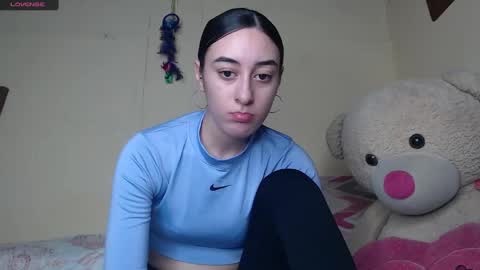 Snapshot of chloe_vahos chatting on 8, 1, 2025 Chloe online show from 8, 1, 2025