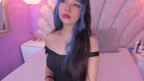 Snapshot of chloe_watson_ chatting on 4, 1, 2025 online show from 4, 1, 2025