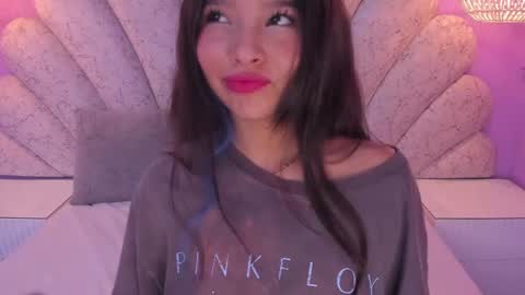 Snapshot of chloe_watson_ chatting on 4, 2, 2025 online show from 4, 2, 2025