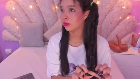 Snapshot of chloe_watson_ chatting on 2, 3, 2025 online show from 2, 3, 2025