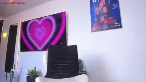 Snapshot of chloebigcockxx chatting on 13, 7, 2026 Im Chloe independent account online show from 13, 7, 2026