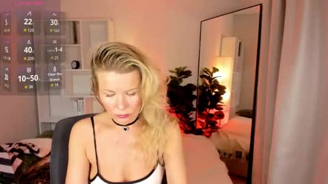 Julia online show from 8, 5, 2026