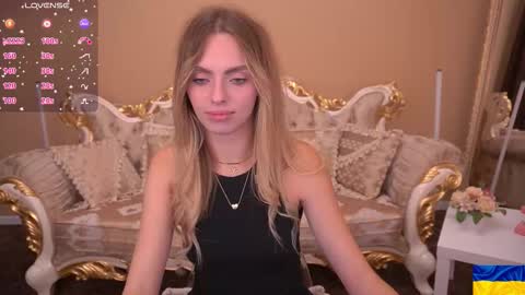 Snapshot of chloebright chatting on 17, 9, 2025 chloebright online show from 17, 9, 2025