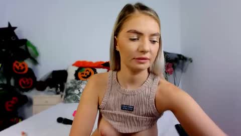 Chloe online show from 26, 10, 2025