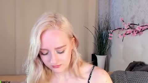 Chloe Deccker online show from 17, 6, 2026