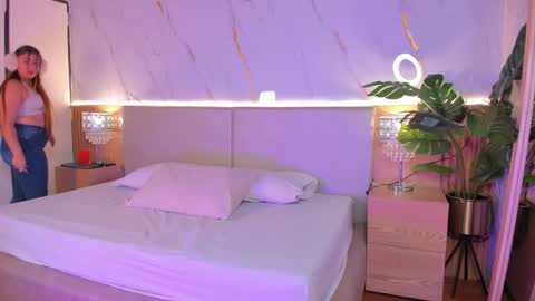 Chloee online show from 4, 11, 2025