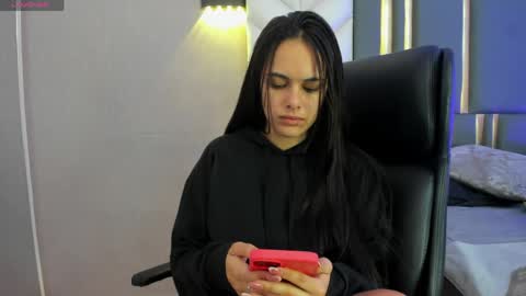  Chloe Harper  online show from 21, 4, 2026