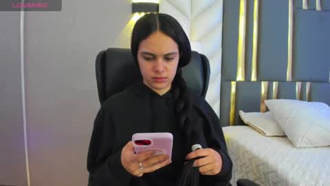  Chloe Harper  online show from 8, 7, 2026