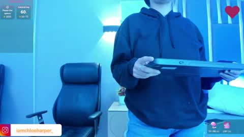 Chloe Harper  online show from 22, 7, 2026