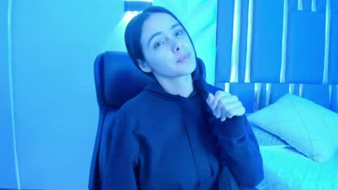  Chloe Harper  online show from 25, 7, 2026