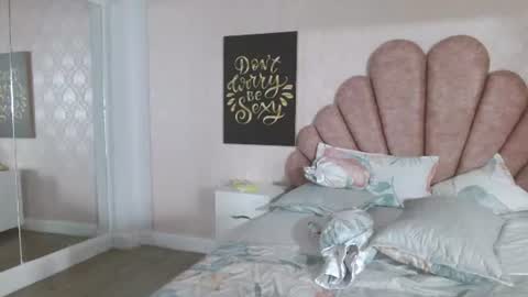 ChloeHills online show from 10, 6, 2026