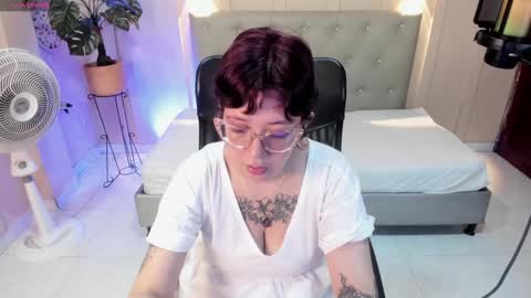 Chloe rosse online show from 18, 1, 2025