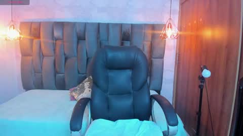 Chloe  online show from 30, 5, 2026