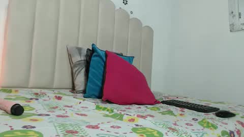 Snapshot of chloetastty4u chatting on 28, 3, 2026 Chloe online show from 28, 3, 2026