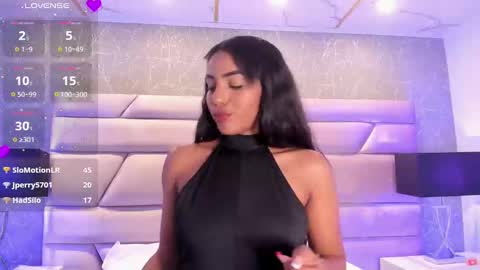 CHLOE  online show from 31, 1, 2025